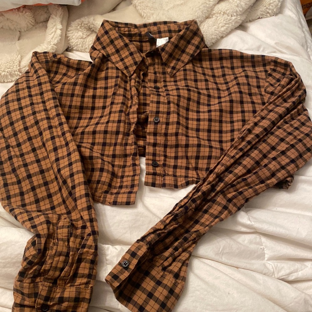 women’s cropped flannel